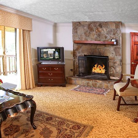 Отель The Dillard House Экстерьер фото